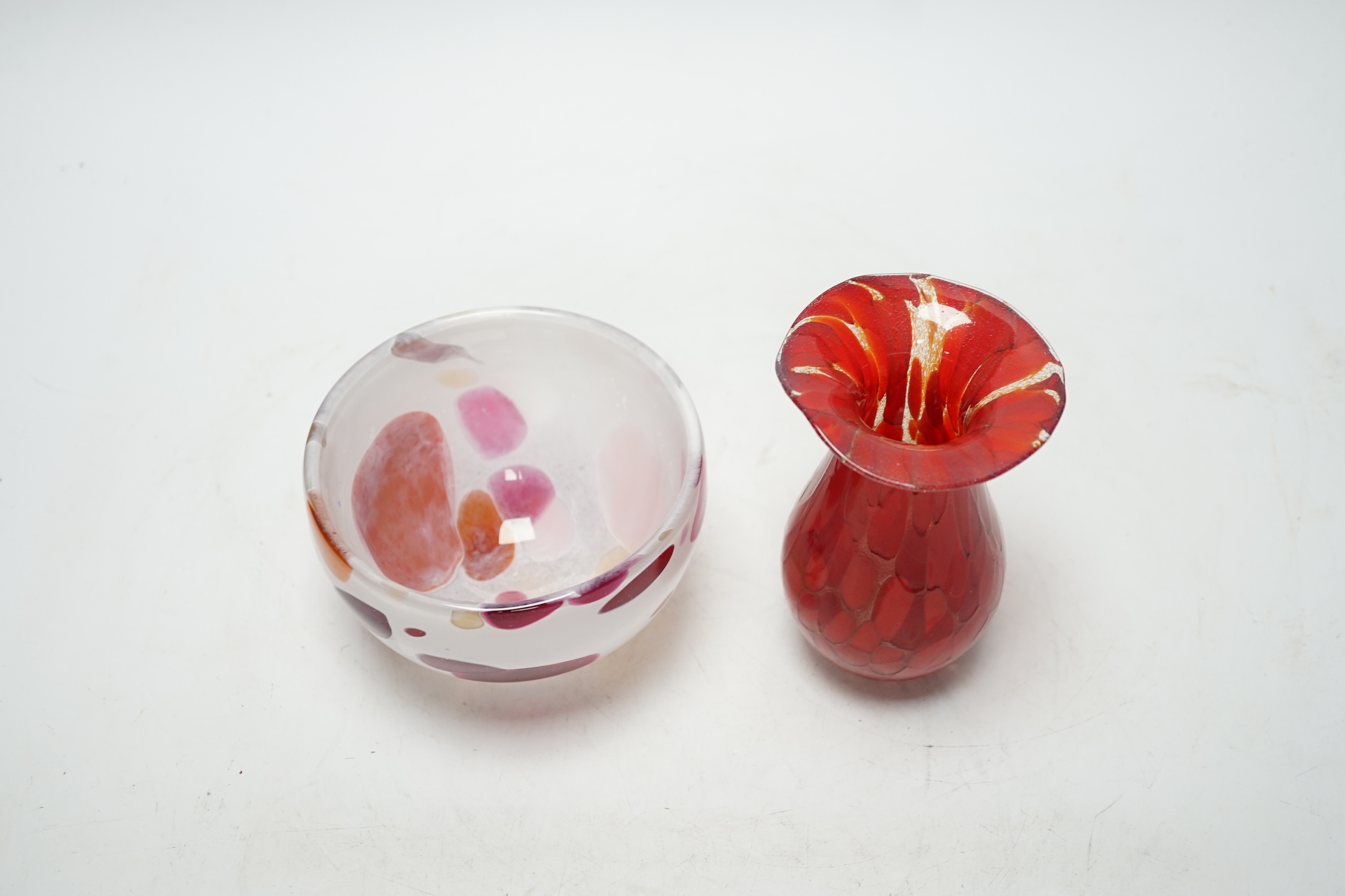 Two Will Shakespeare studio glass pieces; a nougat bowl and a red vase, taller 12.5cm